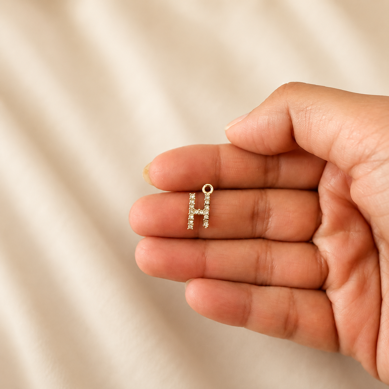 H Initial Charm - Sparkle