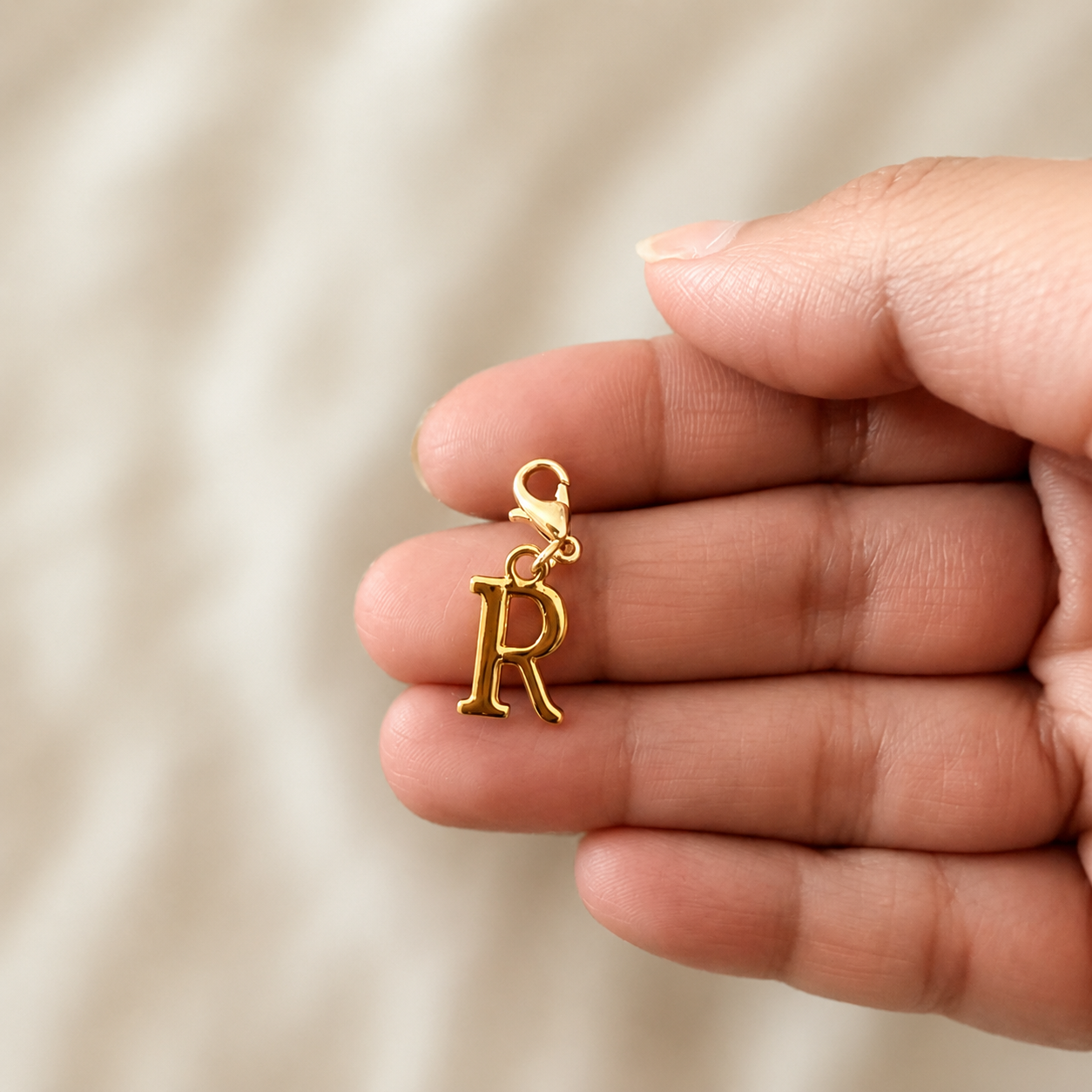 R Initial Charm - Gold Standard
