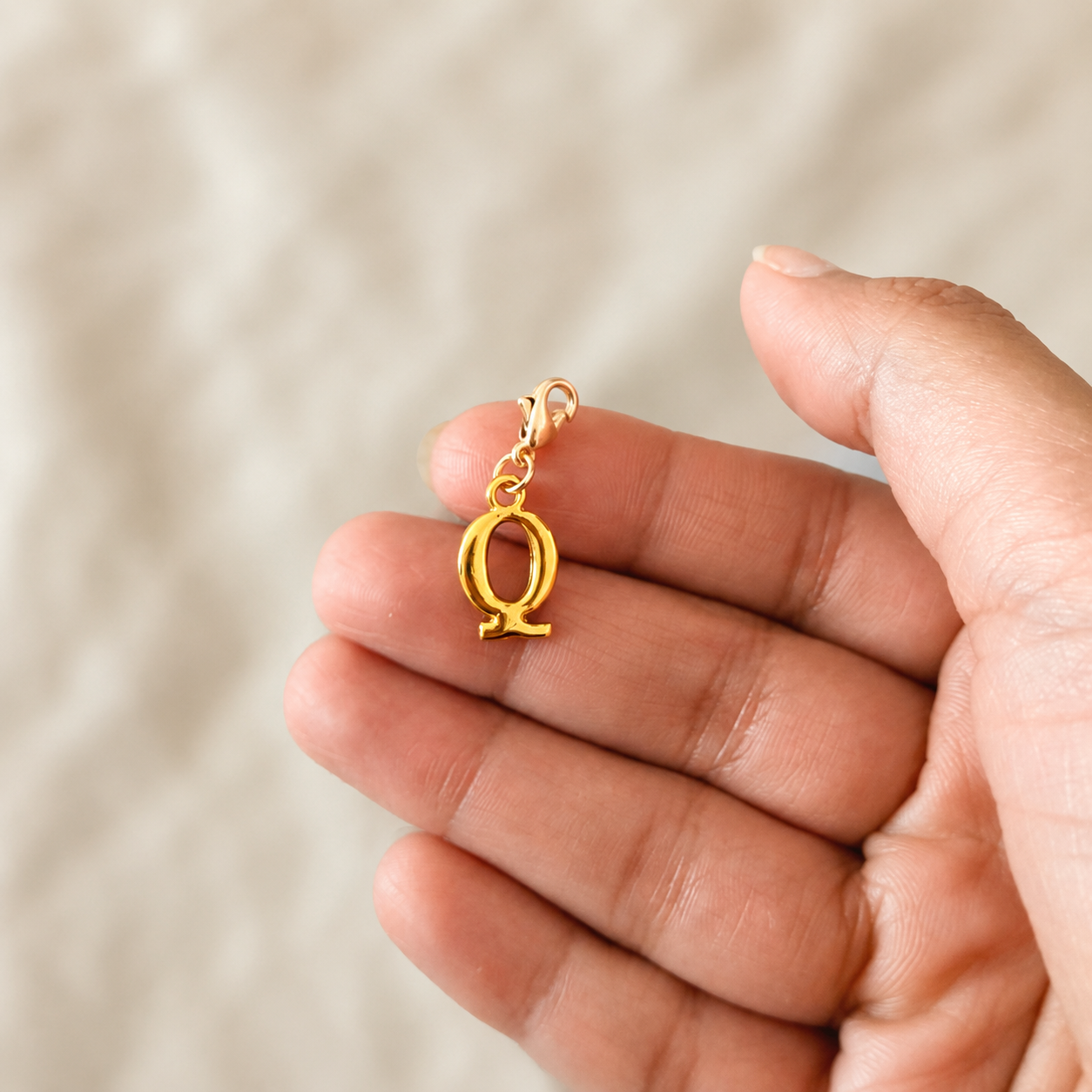 Q Initial Charm - Gold Standard